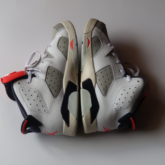 Jordan 6 Retro White Infrared Youth - Picture 3 of 4
